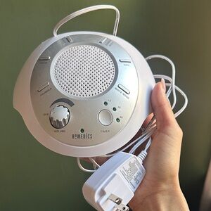 Homedics Silver and White Sound Machine
